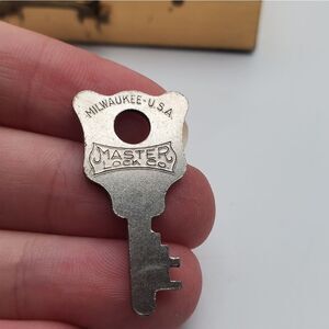 Key‎ charm necklace pendant